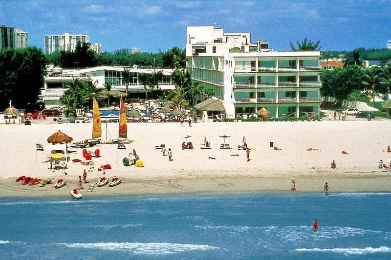 شاطئ سَني إسلِس Thunderbird Beach Hotel المظهر الخارجي الصورة
